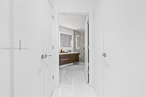 Купить кондоминиум в Майами, Флорида 1 комната, 115.57м2, № 2055715 - фото 25