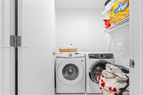 Купить кондоминиум в Майами, Флорида 1 комната, 115.57м2, № 2055715 - фото 21