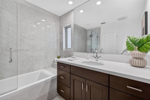 Villa ou maison à vendre à Fort Lauderdale, Floride: 3 chambres, 227.61 m2 № 2072554 - photo 15