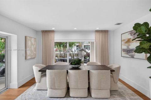 Villa ou maison à vendre à Fort Lauderdale, Floride: 3 chambres, 227.61 m2 № 2072554 - photo 11