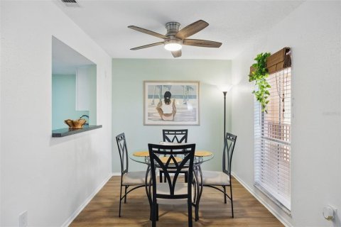 Condo in Saint Pete Beach, Florida, 2 bedrooms  № 1615982 - photo 8
