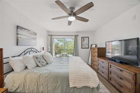 Condo in Saint Pete Beach, Florida, 2 bedrooms  № 1615982 - photo 20