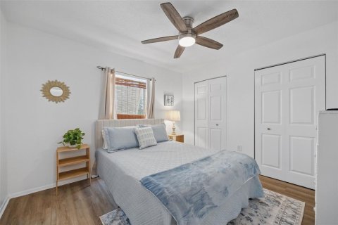 Condo in Saint Pete Beach, Florida, 2 bedrooms  № 1615982 - photo 16