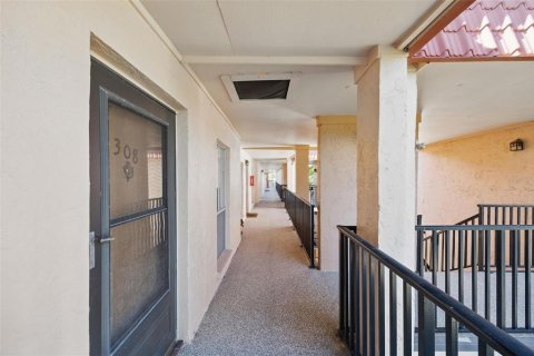 Condo in Saint Pete Beach, Florida, 2 bedrooms  № 1615982 - photo 4