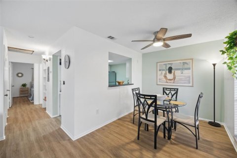 Condo in Saint Pete Beach, Florida, 2 bedrooms  № 1615982 - photo 7