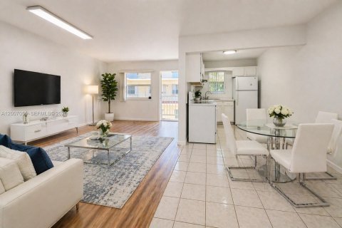 Condo à Hollywood, Floride, 1 chambre  № 2070743