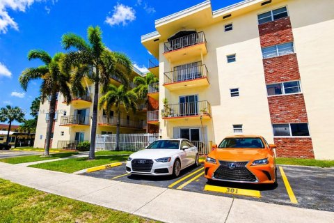 Copropriété à louer à Hollywood, Floride: 1 chambre, 66.89 m2 № 2070743 - photo 20