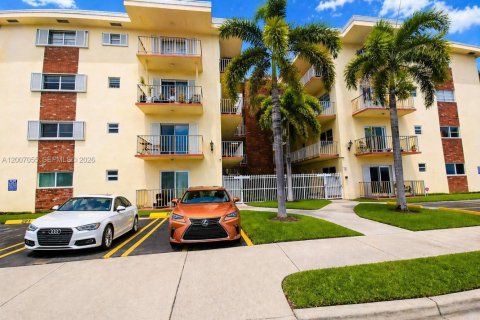 Copropriété à louer à Hollywood, Floride: 1 chambre, 66.89 m2 № 2070743 - photo 14