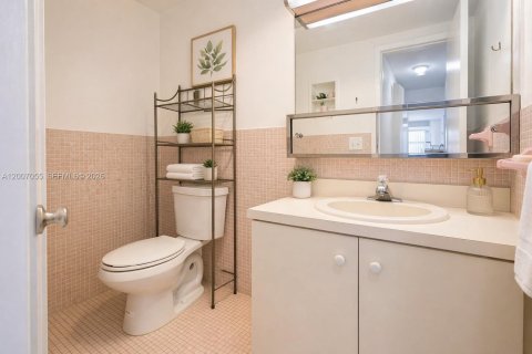 Copropriété à louer à Hollywood, Floride: 1 chambre, 66.89 m2 № 2070743 - photo 11