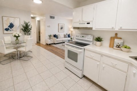 Copropriété à louer à Hollywood, Floride: 1 chambre, 66.89 m2 № 2070743 - photo 2