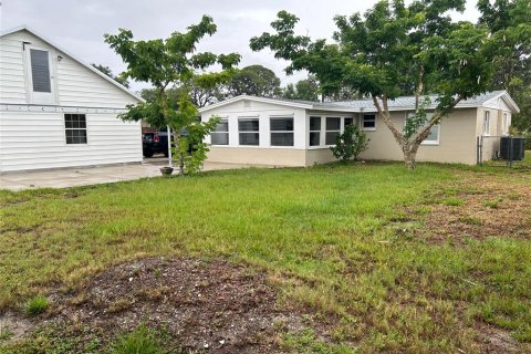 House in Englewood, Florida 3 bedrooms, 126.81 sq.m. № 1246580 - photo 2