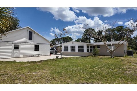 House in Englewood, Florida 3 bedrooms, 126.81 sq.m. № 1246580 - photo 1