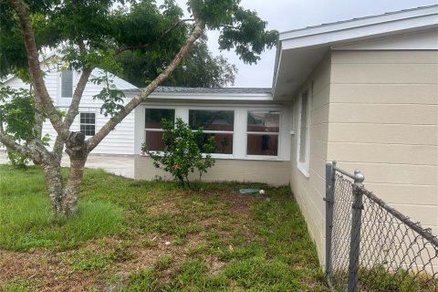 House in Englewood, Florida 3 bedrooms, 126.81 sq.m. № 1246580 - photo 5