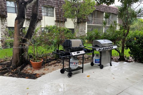 Condo in Oakland Park, Florida, 1 bedroom  № 1821798 - photo 15