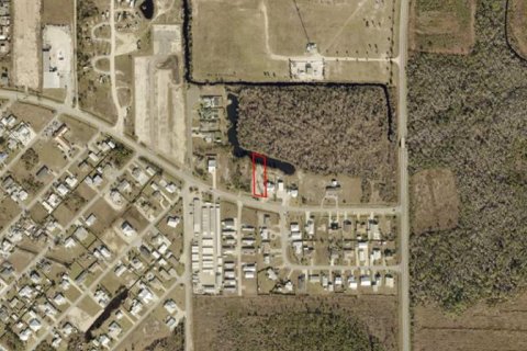 Land in Mexico Beach, Florida № 2379512 - photo 2
