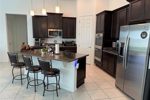 House in BELLALAGO in Kissimmee, Florida 4 bedrooms, 260.87 sq.m. № 1894734 - photo 3
