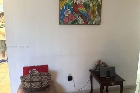 Villa ou maison à vendre à Sweetwater, Floride: 4 chambres, 112.32 m2 № 1962931 - photo 23