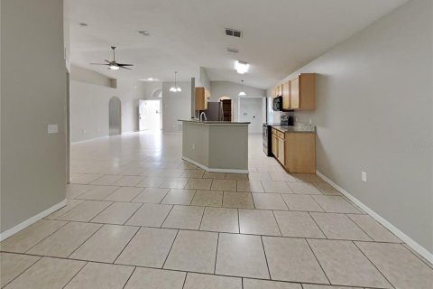 Villa ou maison à louer à Orlando, Floride: 3 chambres, 151.34 m2 № 2121128 - photo 2