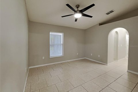 Villa ou maison à louer à Orlando, Floride: 3 chambres, 151.34 m2 № 2121128 - photo 7
