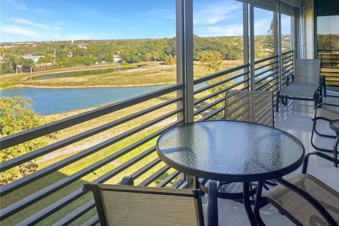 Condominio en alquiler en Lauderhill, Florida, 2 dormitorios, 149.29 m2 № 1979215 - foto 1