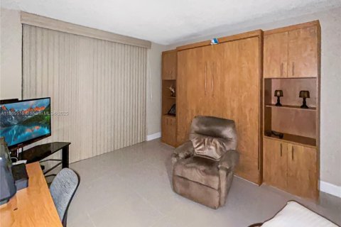 Condominio en alquiler en Lauderhill, Florida, 2 dormitorios, 149.29 m2 № 1979215 - foto 10