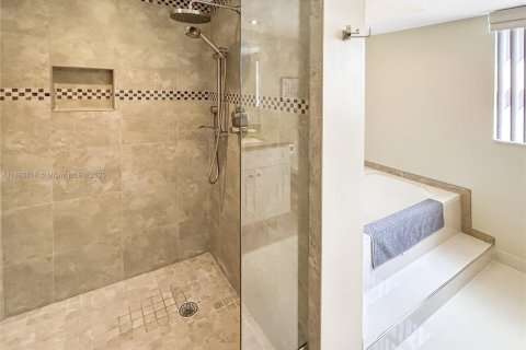 Condominio en alquiler en Lauderhill, Florida, 2 dormitorios, 149.29 m2 № 1979215 - foto 13