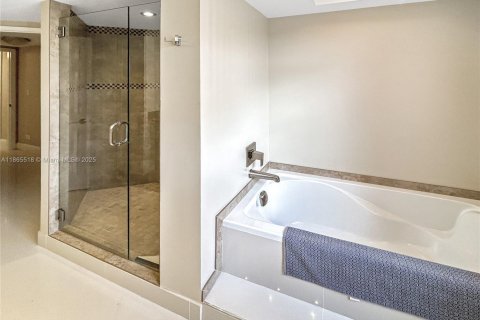 Condominio en alquiler en Lauderhill, Florida, 2 dormitorios, 149.29 m2 № 1979215 - foto 15