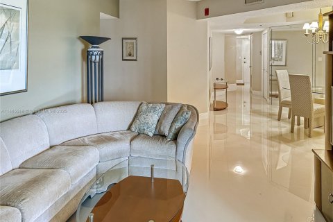 Condominio en alquiler en Lauderhill, Florida, 2 dormitorios, 149.29 m2 № 1979215 - foto 8