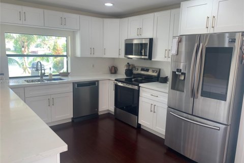 Купить виллу или дом в Купер-Сити, Флорида 3 комнаты, 149.67м2, № 2027488 - фото 5