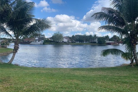 Дом в Купер-Сити, Флорида 3 комнаты, 149.67м2 № 2027488