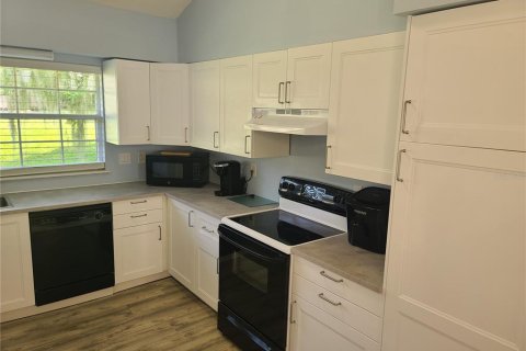 Купить кондоминиум в Саммерфилд, Флорида 6 комнат, 102.1м2, № 2149329 - фото 16