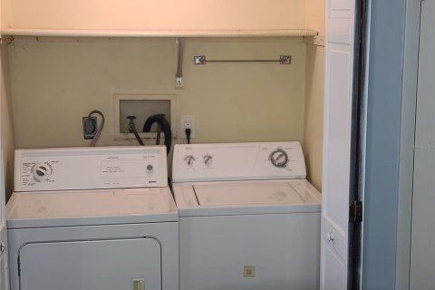 Купить кондоминиум в Саммерфилд, Флорида 6 комнат, 102.1м2, № 2149329 - фото 14