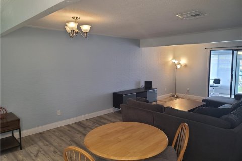 Купить кондоминиум в Саммерфилд, Флорида 6 комнат, 102.1м2, № 2149329 - фото 13
