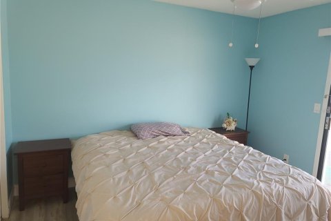 Купить кондоминиум в Саммерфилд, Флорида 6 комнат, 102.1м2, № 2149329 - фото 23