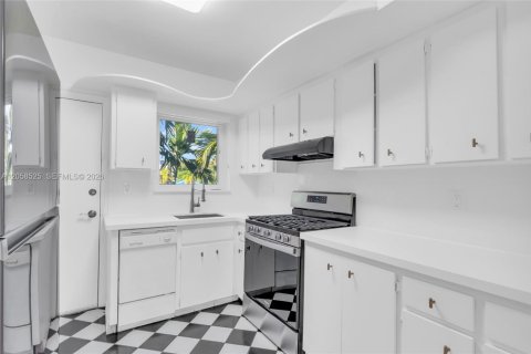 Купить кондоминиум в Бей-Харбор-Айлендс, Флорида 2 спальни, 106.56м2, № 2168151 - фото 20