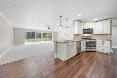 Villa ou maison à vendre à Tampa, Floride: 2 chambres, 178.74 m2 № 2436775 - photo 4