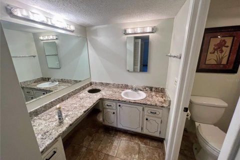 Condo in Dunedin, Florida, 2 bedrooms  № 2237877 - photo 15