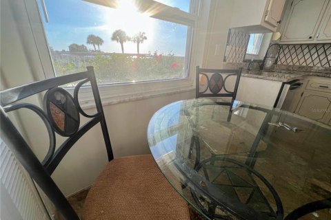 Condo in Dunedin, Florida, 2 bedrooms  № 2237877 - photo 9