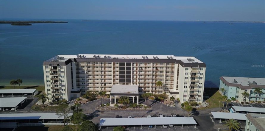 Condo in Dunedin, Florida, 2 bedrooms  № 2237877