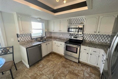 Condo in Dunedin, Florida, 2 bedrooms  № 2237877 - photo 6