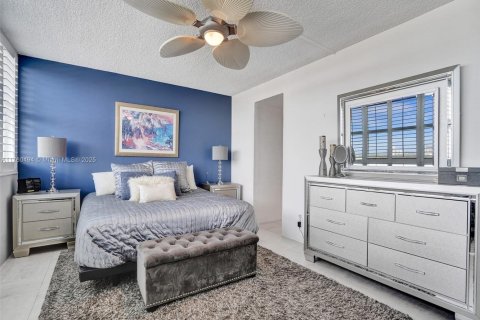 Copropriété à vendre à Hollywood, Floride: 2 chambres, 116.31 m2 № 1958101 - photo 18