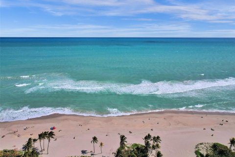 Copropriété à vendre à Hollywood, Floride: 2 chambres, 116.31 m2 № 1958101 - photo 30