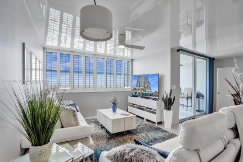 Copropriété à vendre à Hollywood, Floride: 2 chambres, 116.31 m2 № 1958101 - photo 12