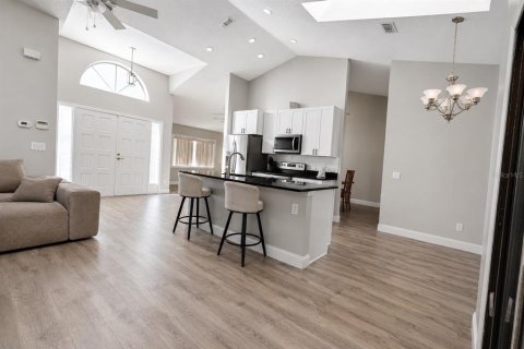 House in Palm Coast, Florida 3 bedrooms, 204.01 sq.m. № 2110566 - photo 4