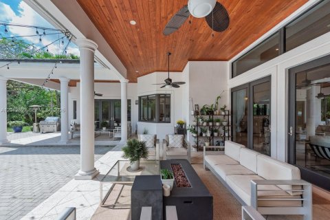 Villa ou maison à vendre à Miami, Floride: 5 chambres, 404.22 m2 № 2085423 - photo 25