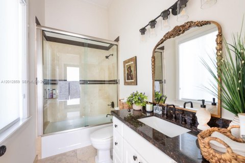 Villa ou maison à vendre à Miami, Floride: 5 chambres, 404.22 m2 № 2085423 - photo 24