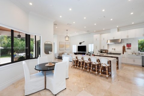Villa ou maison à vendre à Miami, Floride: 5 chambres, 404.22 m2 № 2085423 - photo 7