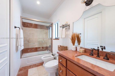 Villa ou maison à vendre à Miami, Floride: 5 chambres, 404.22 m2 № 2085423 - photo 20