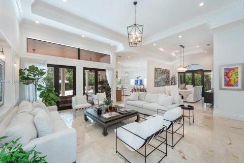 Villa ou maison à vendre à Miami, Floride: 5 chambres, 404.22 m2 № 2085423 - photo 5