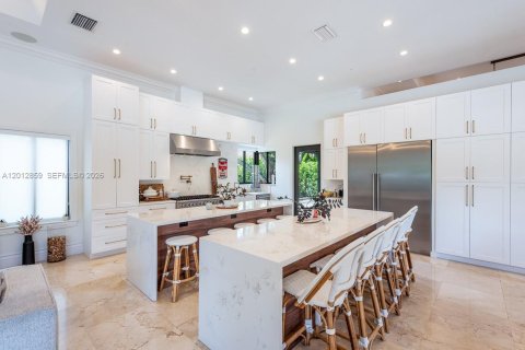 Villa ou maison à vendre à Miami, Floride: 5 chambres, 404.22 m2 № 2085423 - photo 8
